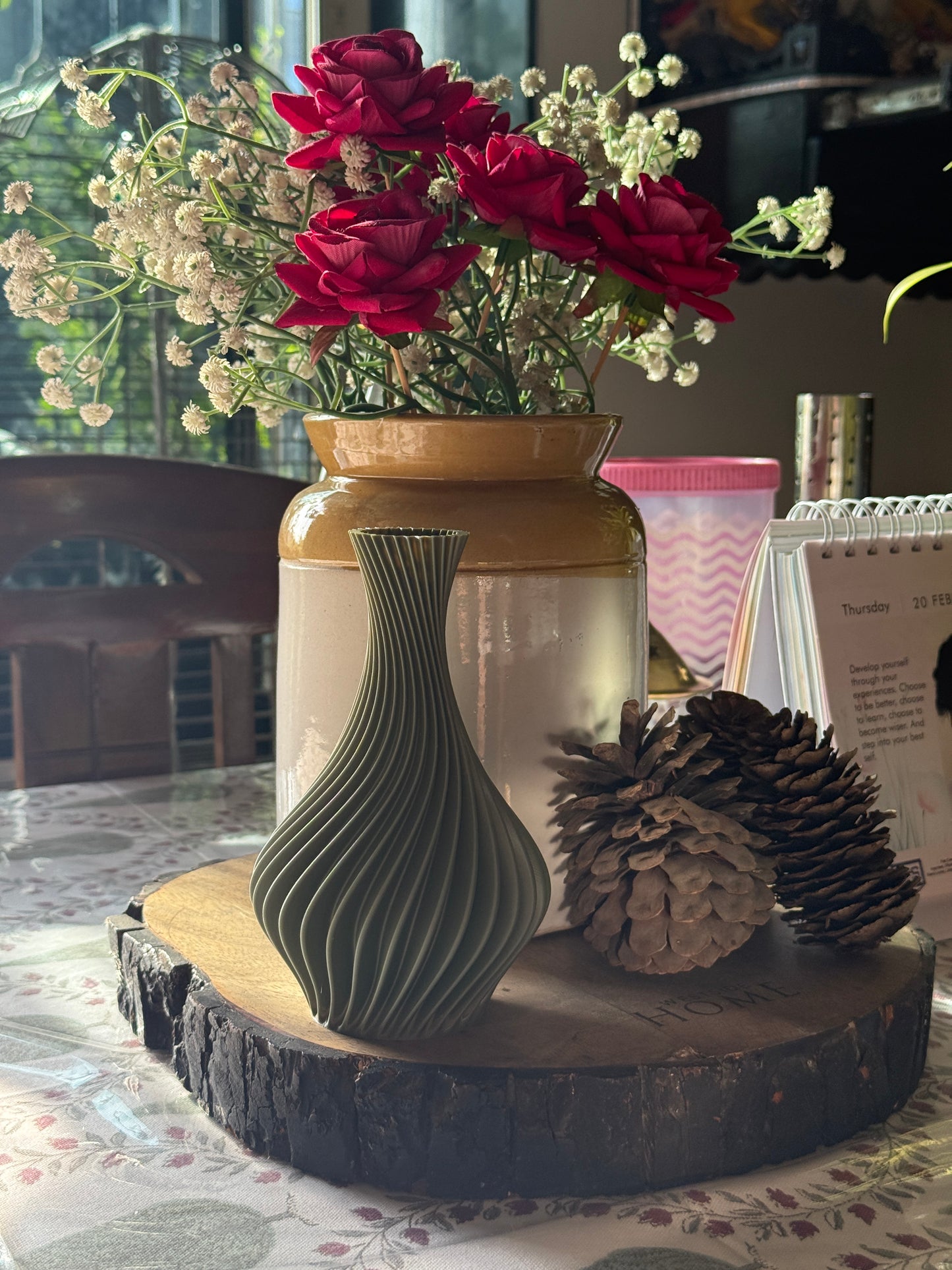 Spiral Vase – A Modern Twist for Your Blooms