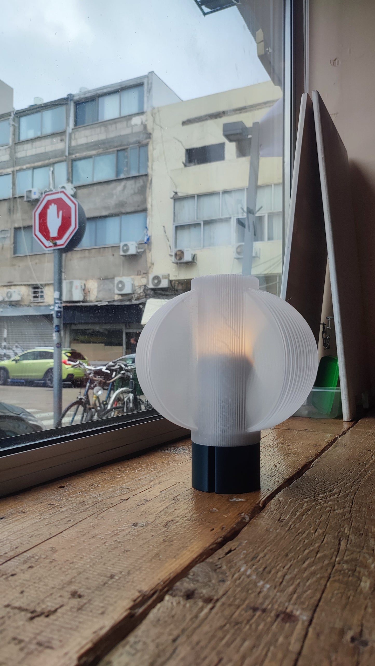 Orbis Halo Lamp – 3D Printed Modern Sculptural Ambient Table Lamp