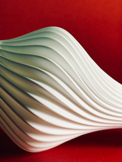 Spiral Vase – A Modern Twist for Your Blooms