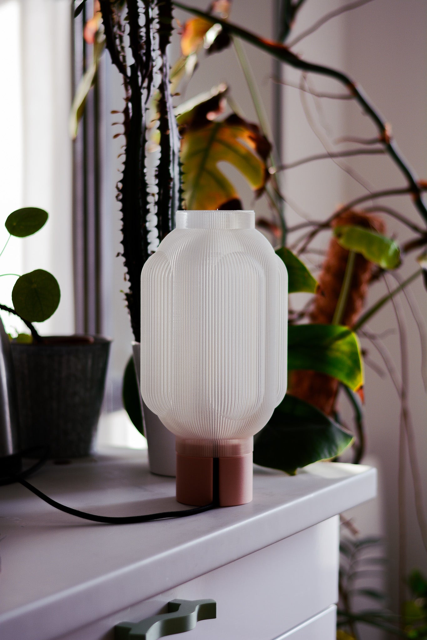 Nimbus Capsule Lamp –  Sculptural Soft-Glow Light