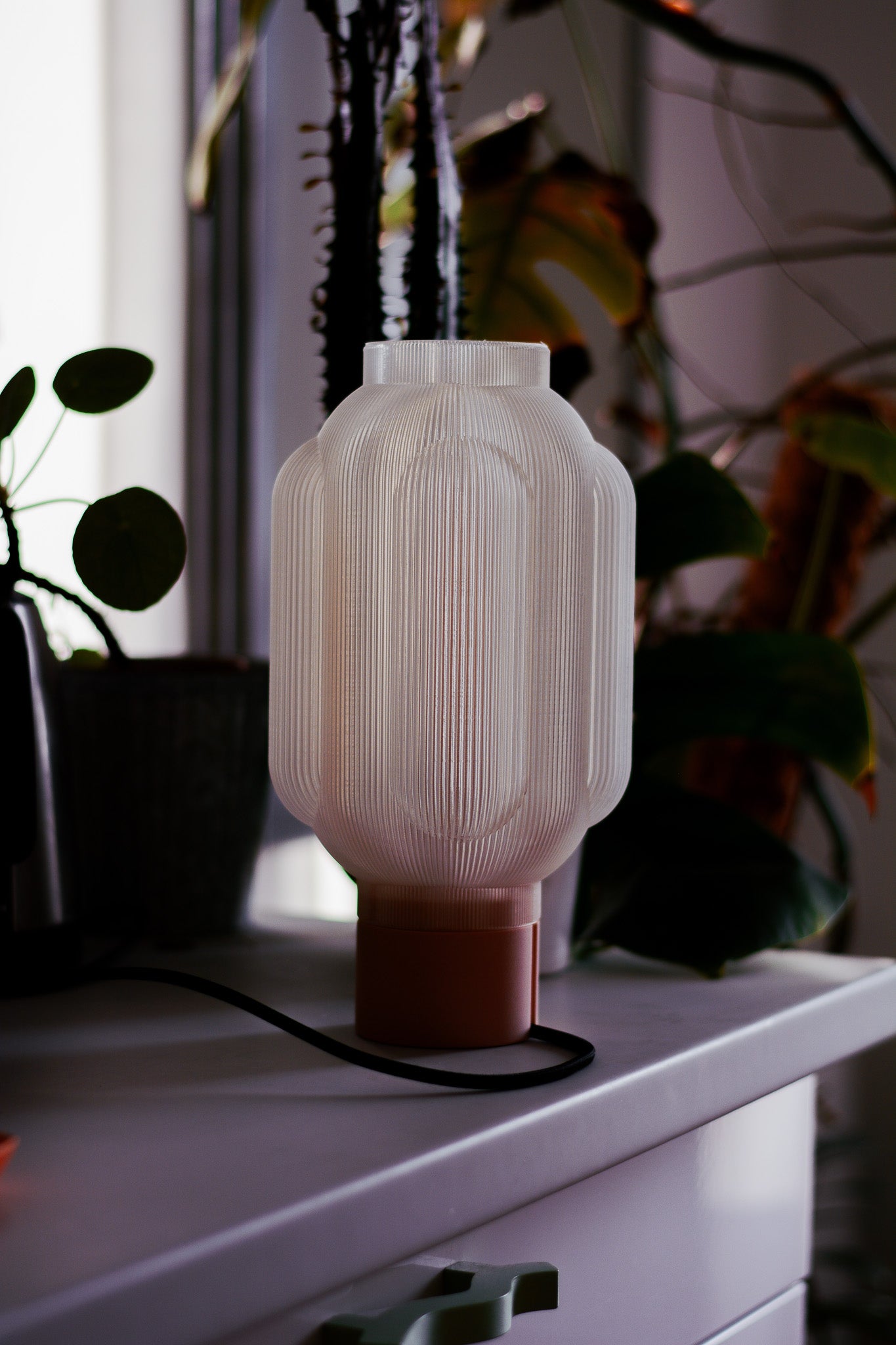 Nimbus Capsule Lamp –  Sculptural Soft-Glow Light