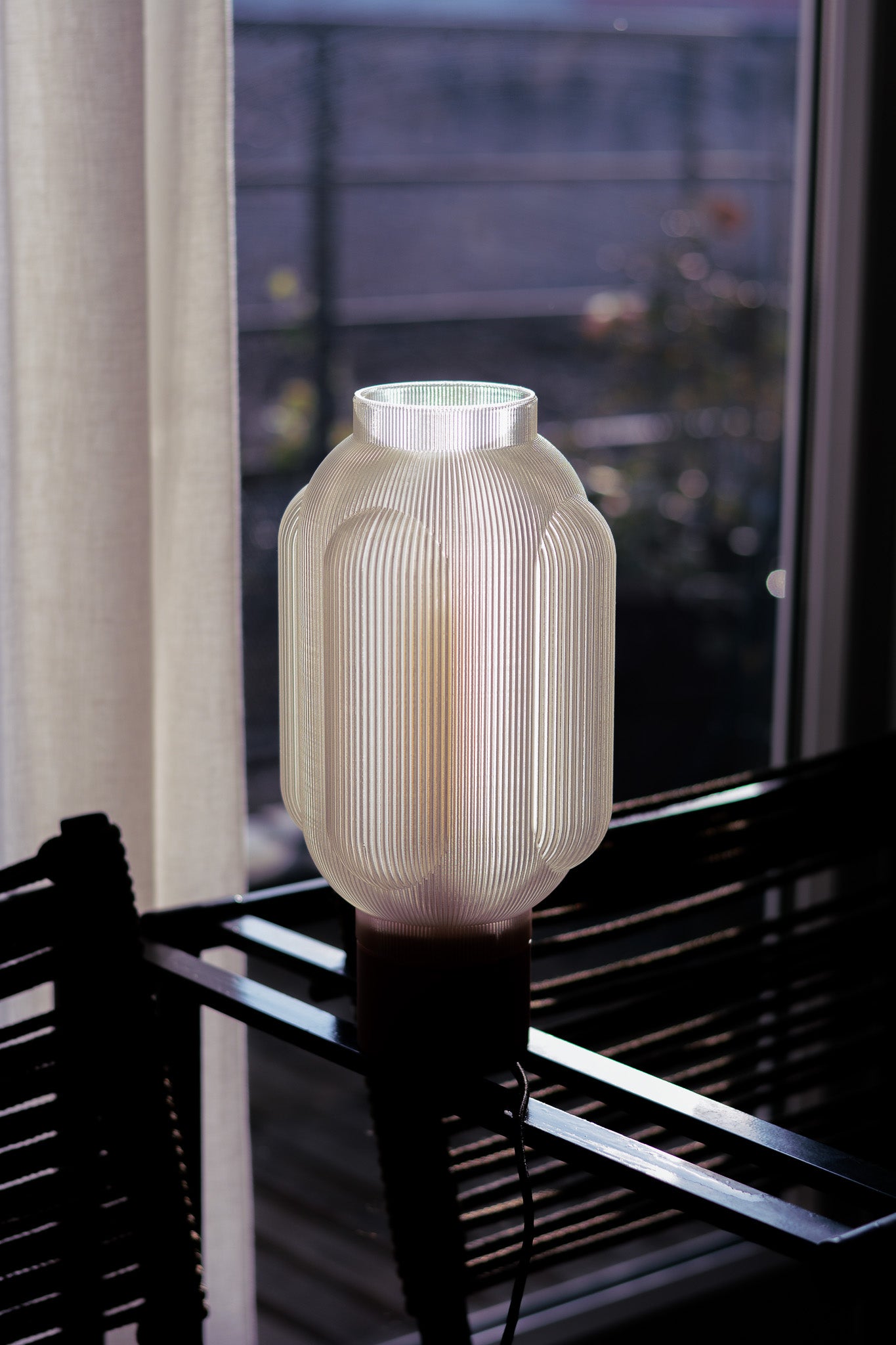 Nimbus Capsule Lamp –  Sculptural Soft-Glow Light